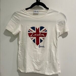 Harrods T-shirt white  short sleeve S with London Hart in glider